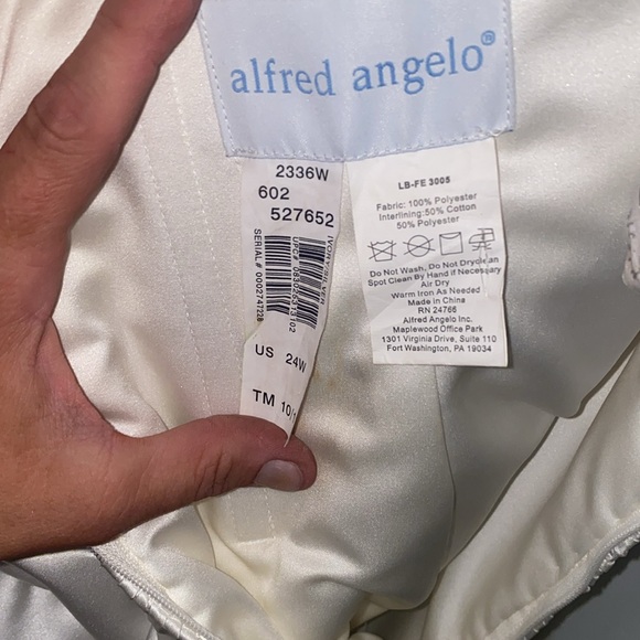 PLUS SIZE WEDDING DRESS - Picture 2 of 8